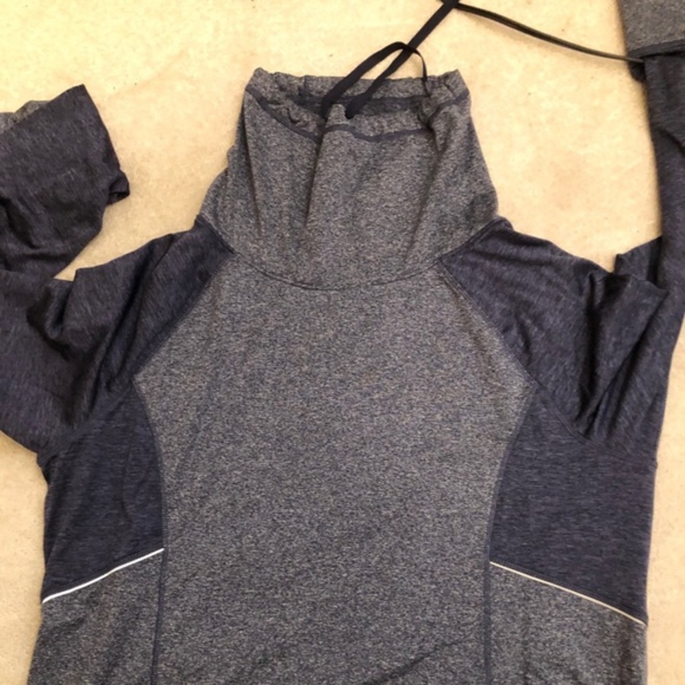 Avia sports shirt, color block unisex, looks new 💥💥 SALE! 5 / $25 💥💥